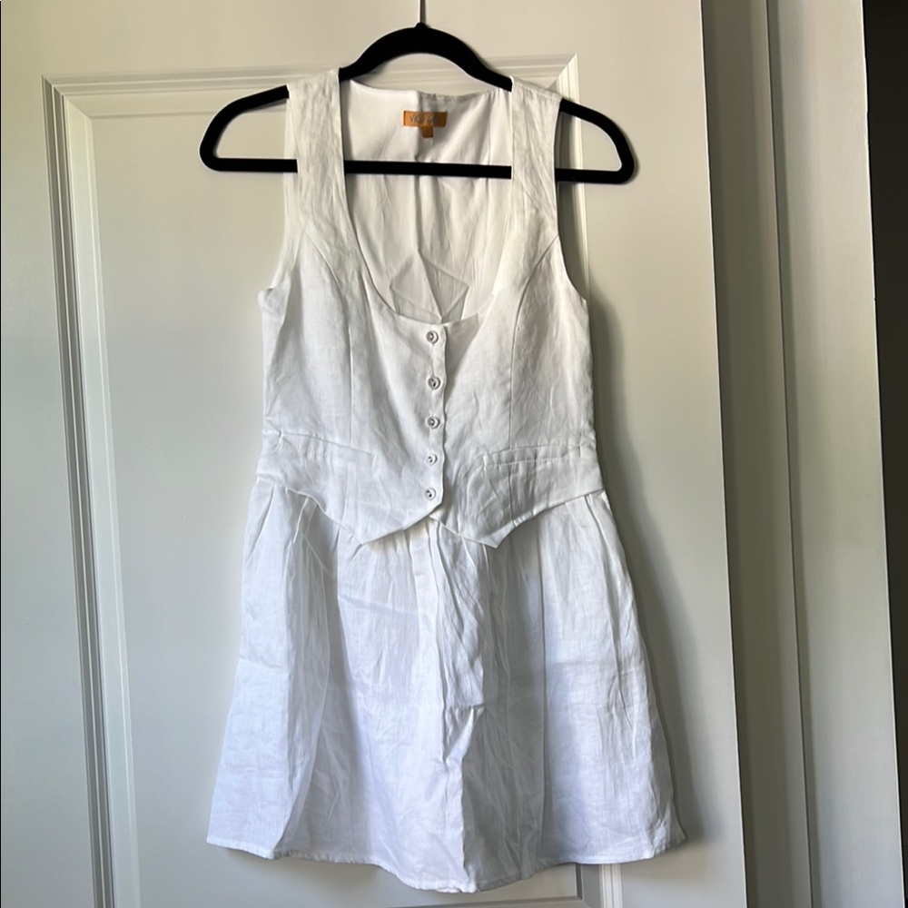 White Button-Down Sleeveless Dress